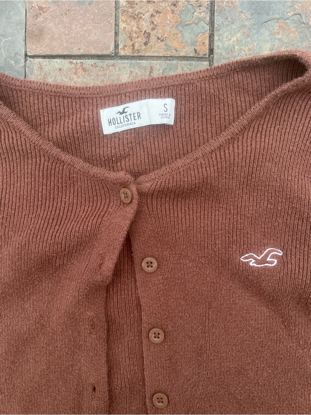 Hollister Women's Cropped Button-Up Cardigan in Rust - Picture 2 of 4